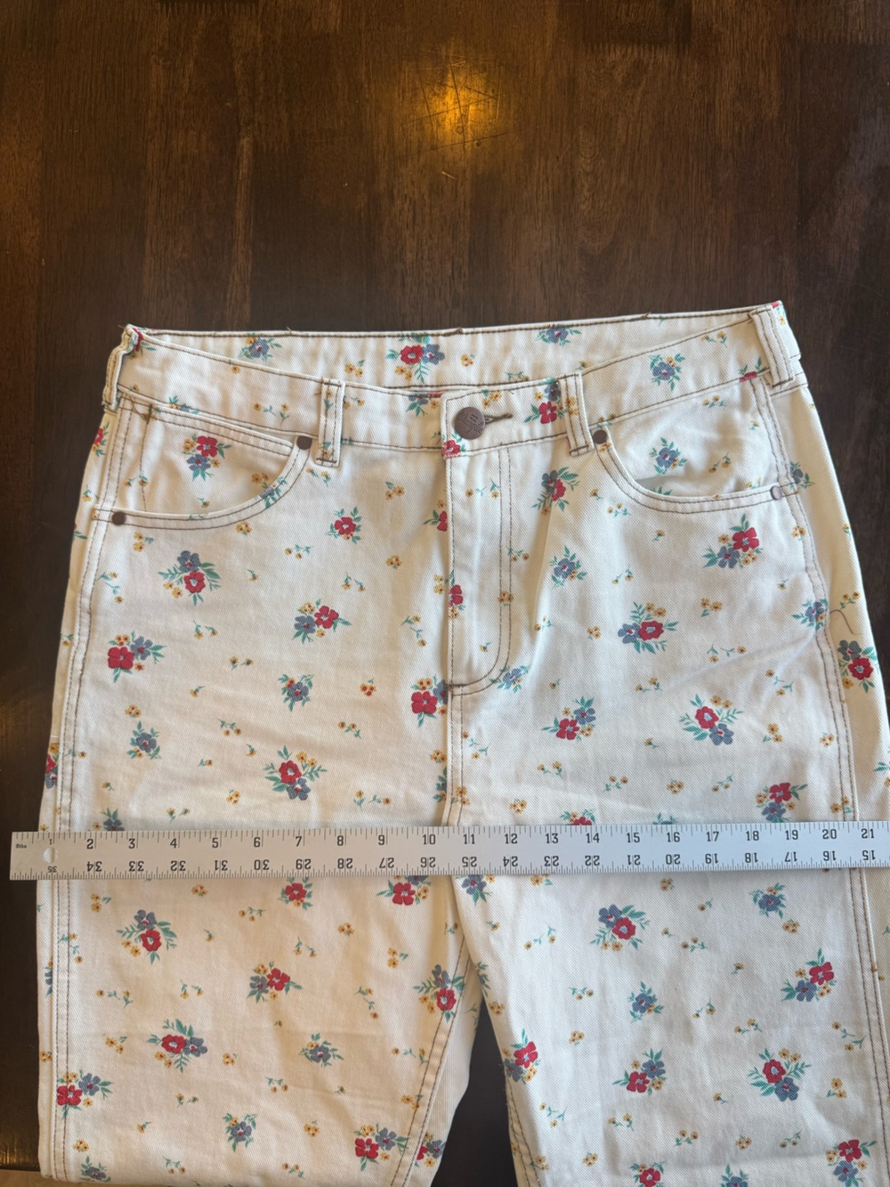 Wrangler X Billabong Collab, She’s Cheeky Floral White Denim Jeans Women’s Sz 31 - Picture 13 of 14